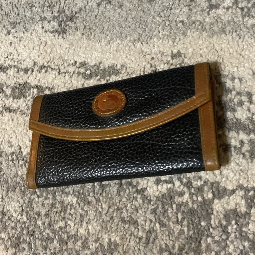 Dooney & Bourke wallet